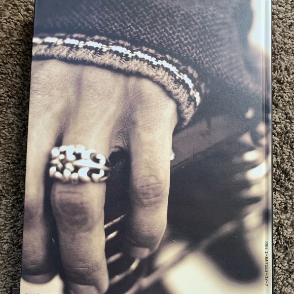 Klik! Showcase Photography Volume 3 Hard Cover Book - Picture 2 of 4